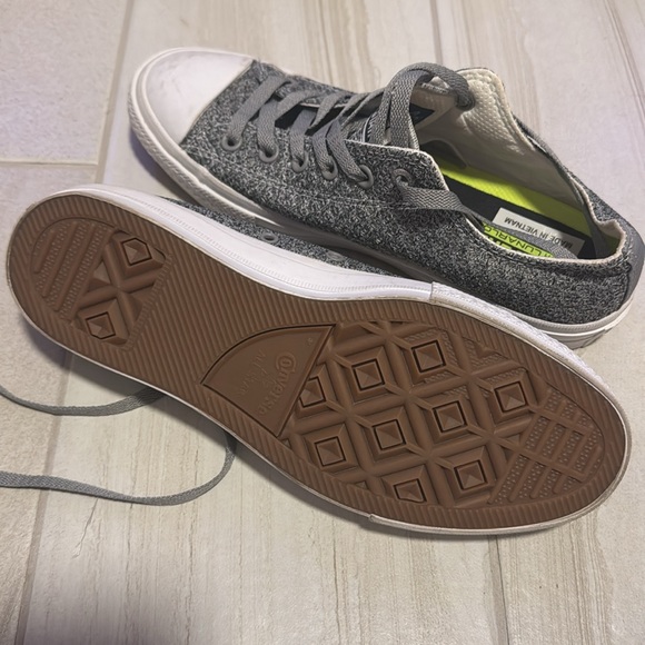 Converse - Picture 2 of 4